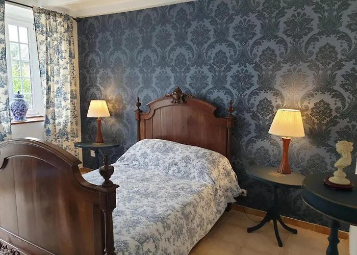 Couette-café Maison St. 3*